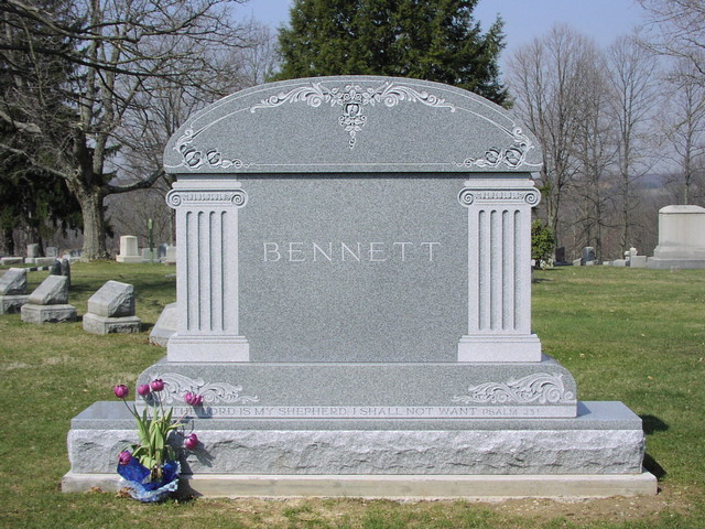 Bennett Gray Memorial with Column Design